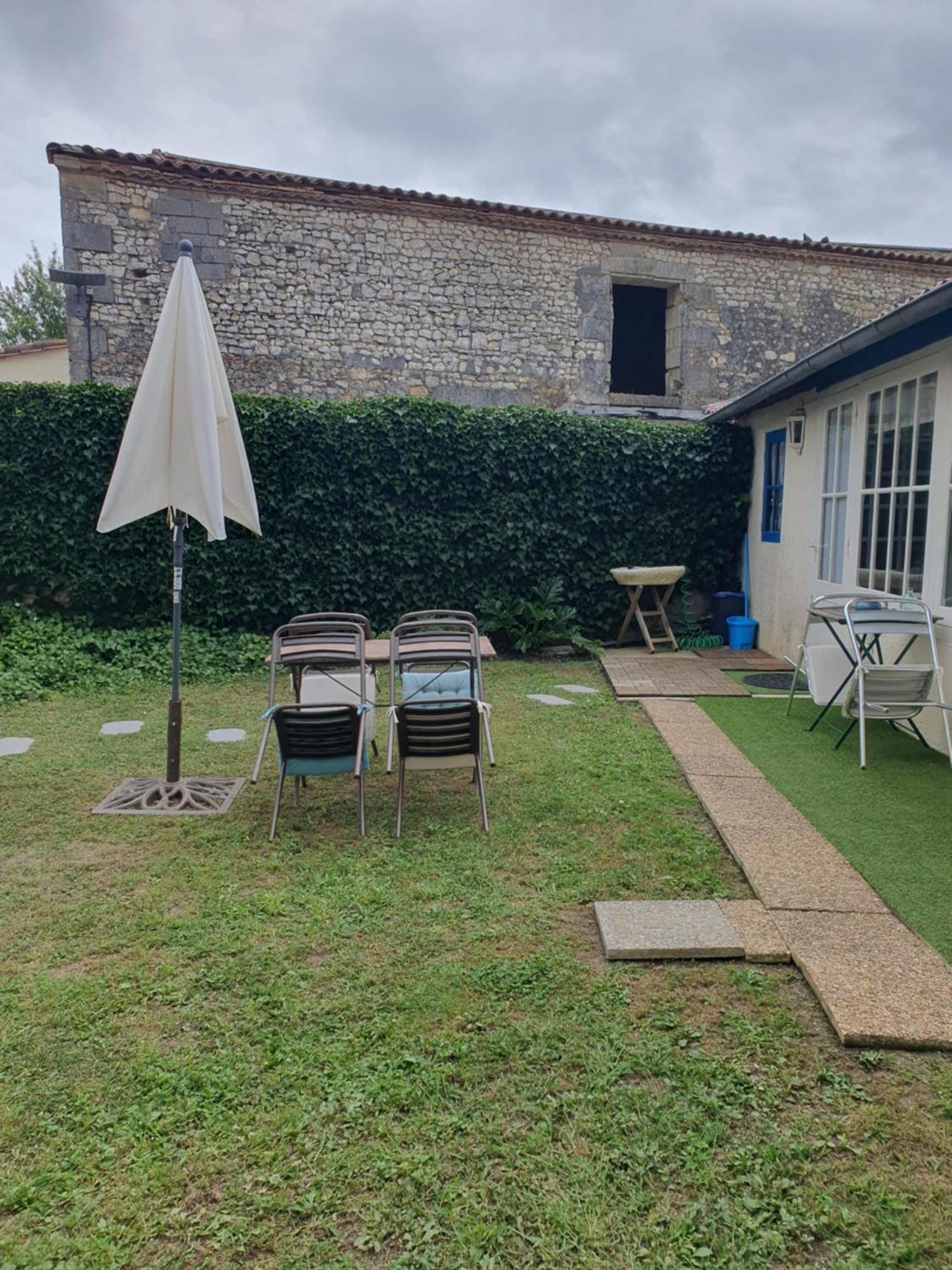 La Maison De Jeanne Lesparre-Médoc Εξωτερικό φωτογραφία